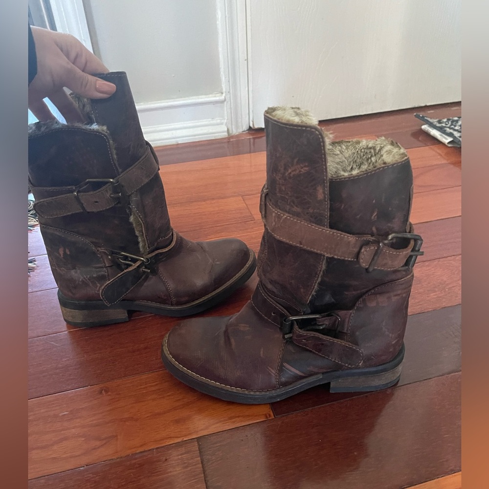 Vintage Steve Madden Boots Women 6.5 Brown Leather Mid Calf Fur Buckle Winter